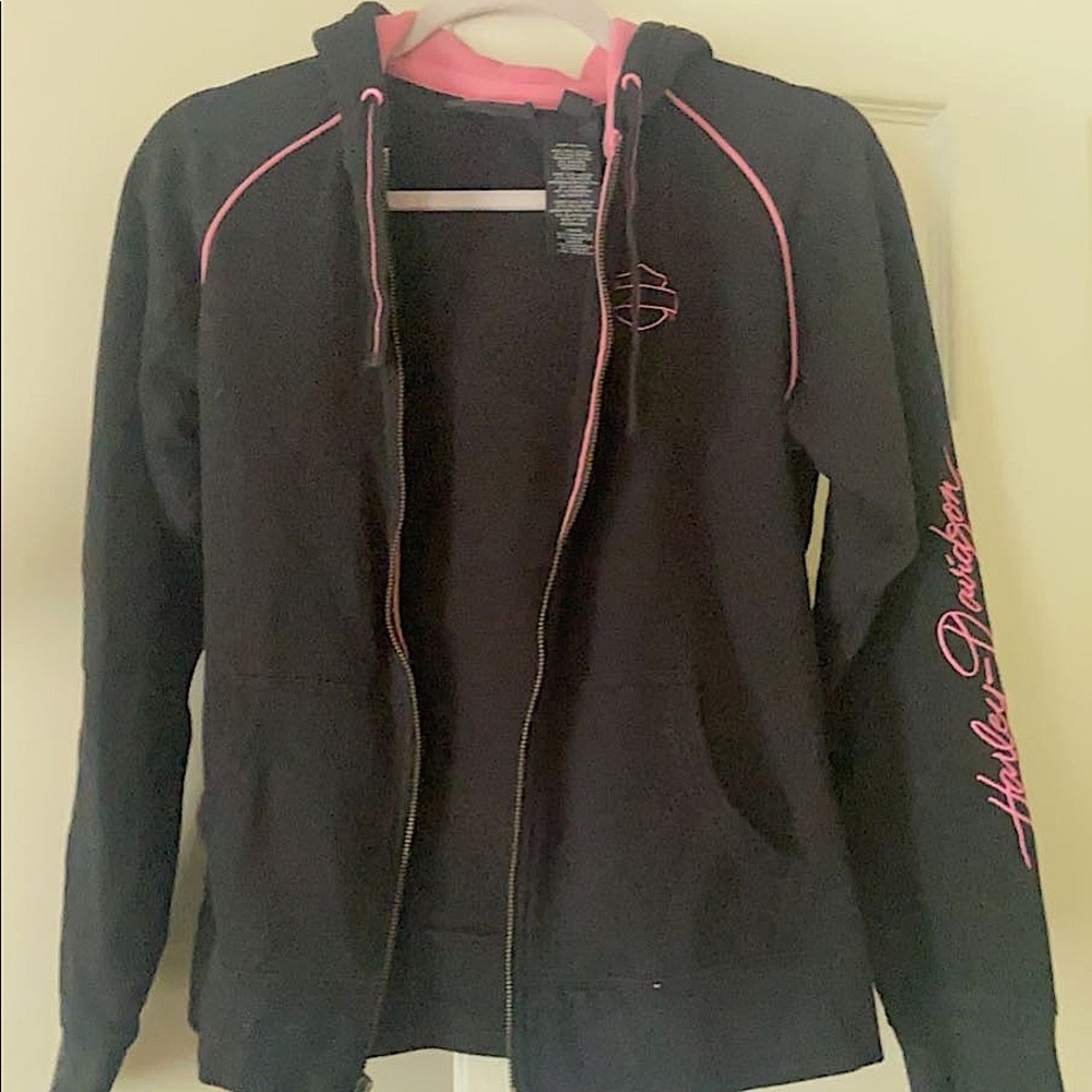 Women’s Harley Davidson zip up jacket.